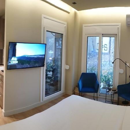 Renovated Studio With Roof Garden Access, 15 M Walk To Acropolis Lejlighed Athen Eksteriør billede