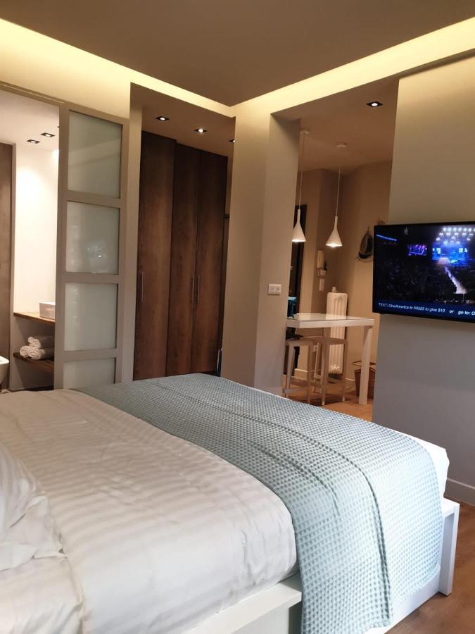 Renovated Studio With Roof Garden Access, 15 M Walk To Acropolis Lejlighed Athen Eksteriør billede